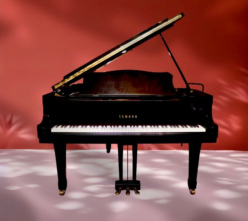piano Yamaha G2
